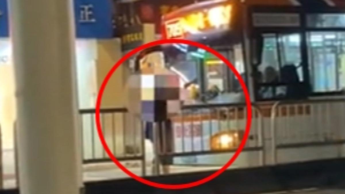 因為錯過公車男子竟然肉身攔車，時間長達5分鐘。（圖／翻攝Threads）