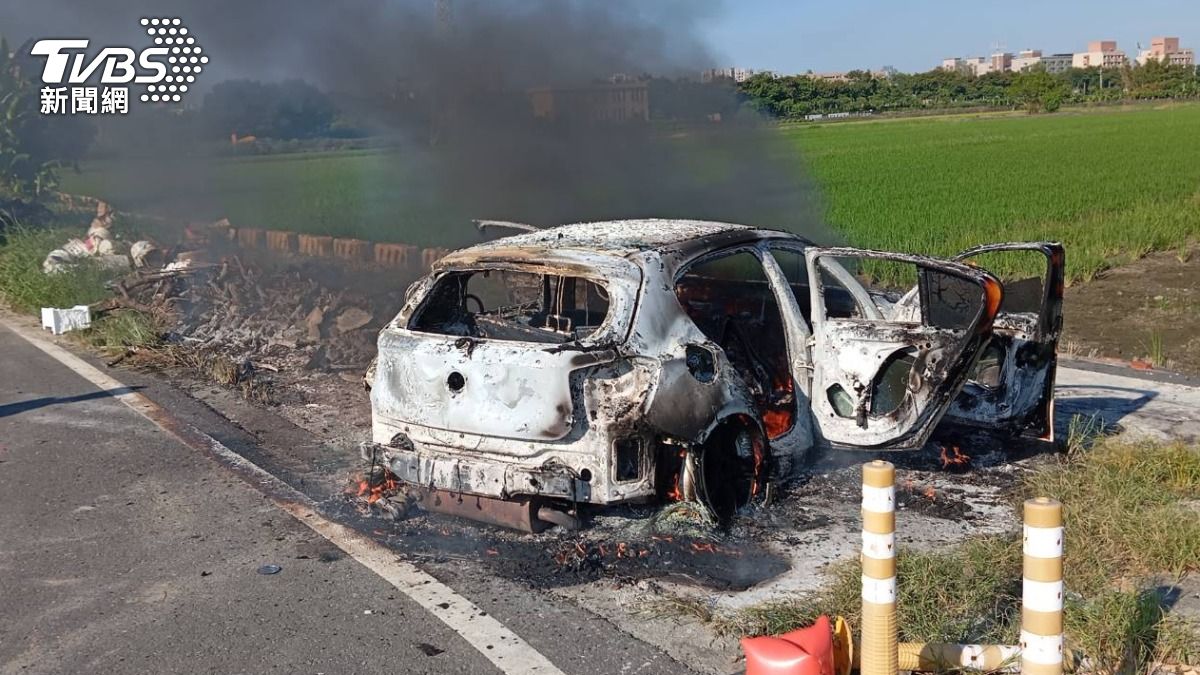 快訊／高雄槍手埋伏公園12槍轟斃通緝男　作案BMW已被燒毀
