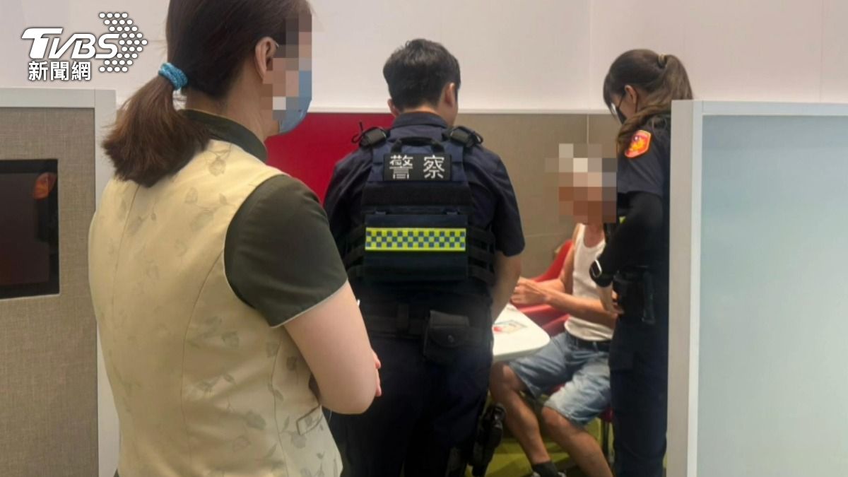 老翁欲提260萬「帶回家放」 警揭騙局真相。(圖/TVBS)
