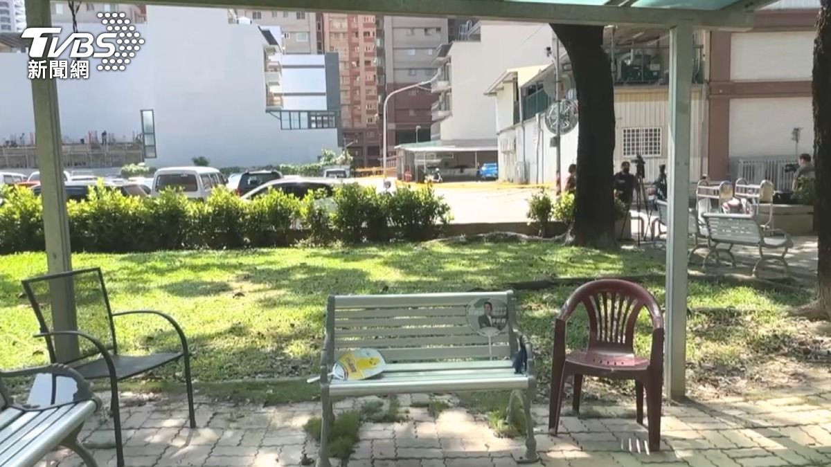 羅姓男子平日養了兩隻惡霸犬,經常在清晨時分外出遛狗。(圖/TVBS)