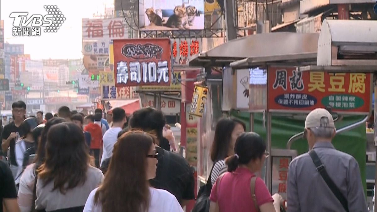 這名年輕男子因女友分手傳訊息刺激，情緒失控下做出危險行為。(圖／警方提供)