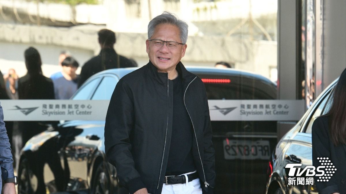 黃仁勳快閃台灣只為感謝他!「這1穿搭」意外成全網焦點