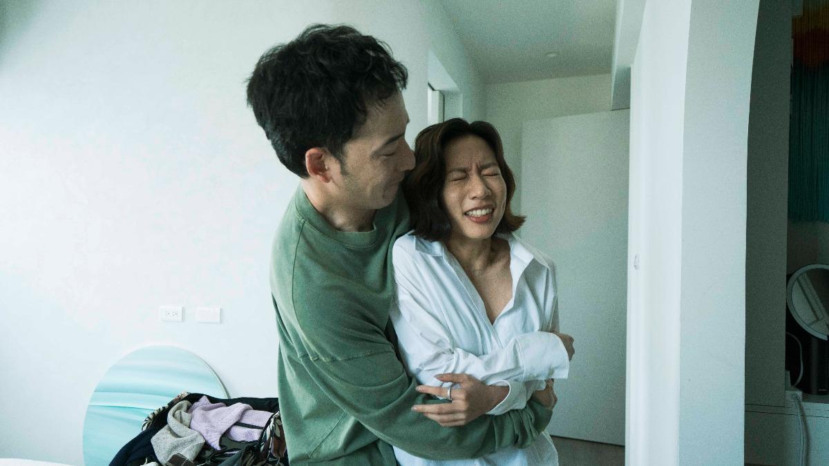 許時豪(左)、陳妤有親密對戲。(圖/牽猴子提供)