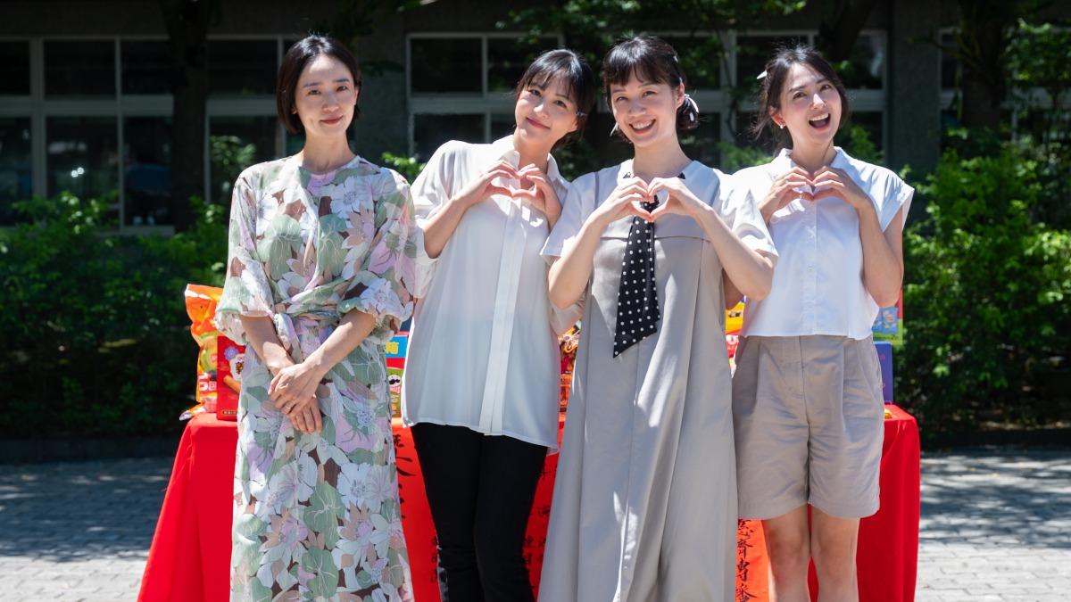 左起林子涵、魏蔓、許乃涵、阿喜。(圖/大愛提供)