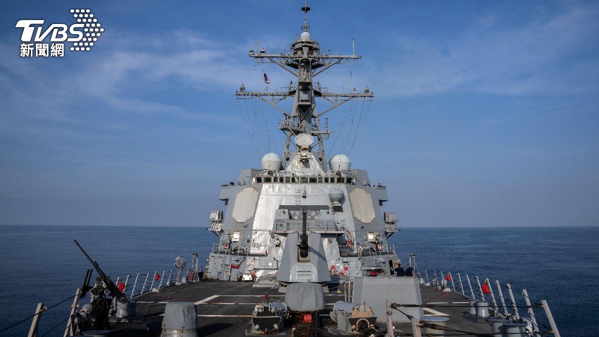 美國派出三艘驅逐艦到委內瑞拉外海打擊毒梟，其中之一為「格雷夫利號」（USS Gravely）驅逐艦，此為資料照。（圖／達志影像美聯社）