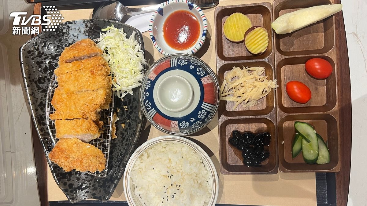 苦等14年台中海洋館開幕 拉麵一餐450網嫌貴菜單曝
