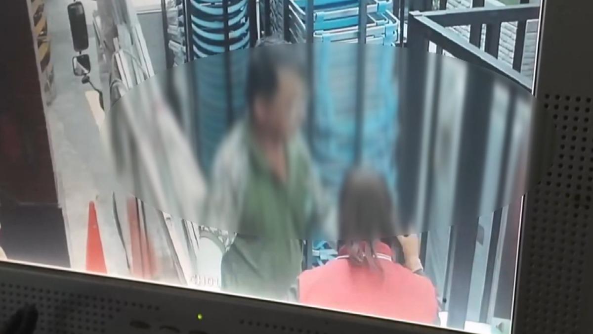 台中大里一名清潔隊員在執行823罷免投票前置工作時發生意外。(圖/民眾提供)
