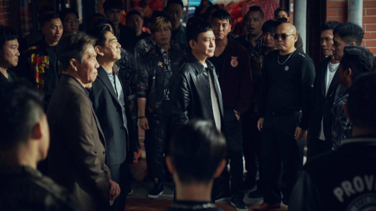 《角頭-鬥陣欸》首日刷新系列票房紀錄 空降全台冠軍擊退《鬼滅》