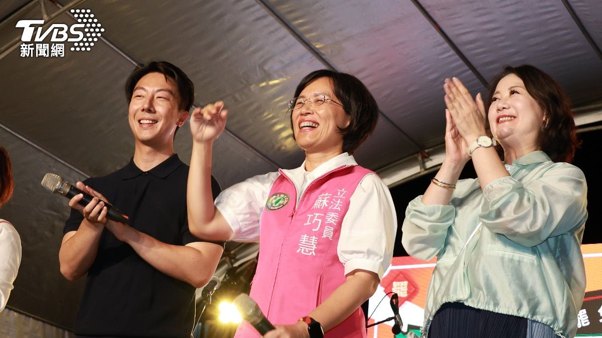 (左起)吳崢、蘇巧慧、吳思瑤。(圖/華子琛攝)