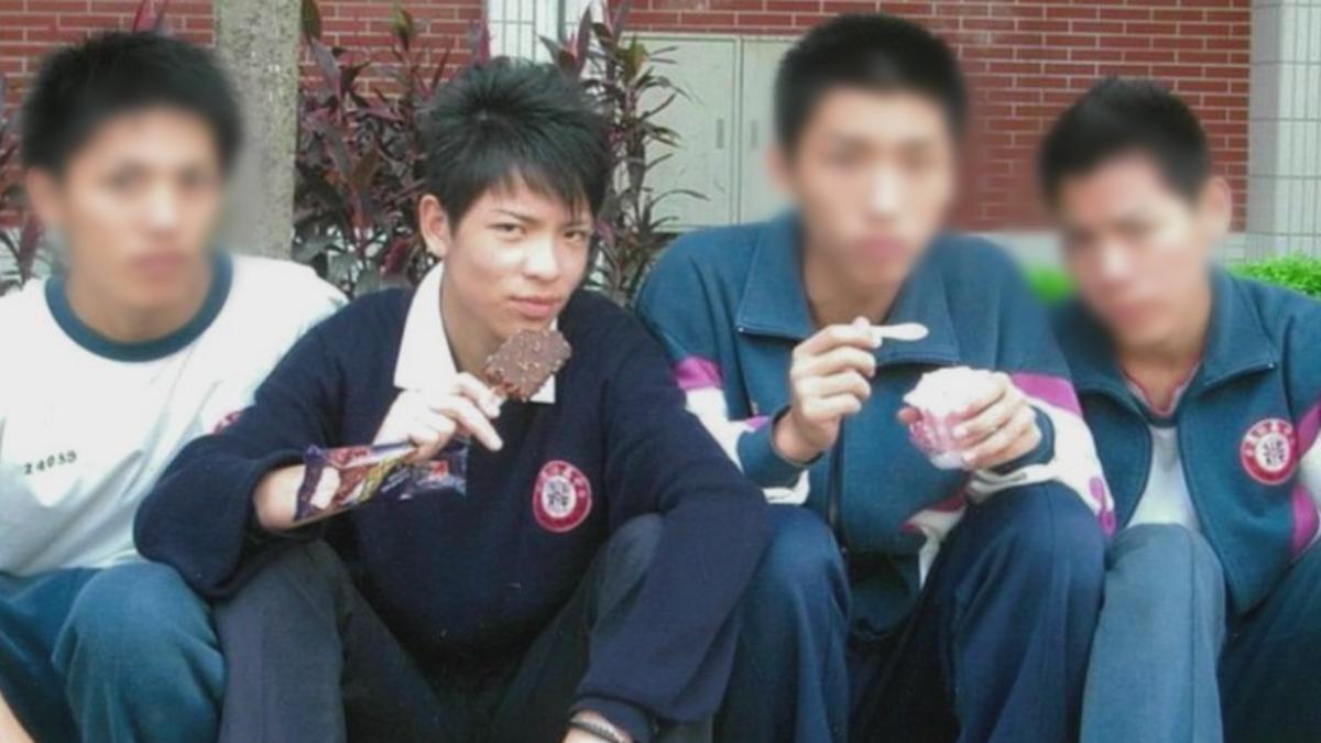 蕭敬騰17歲嫩照出土。(圖/踢帕娛樂提供)