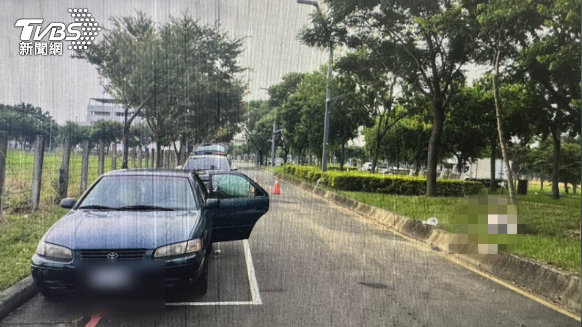 車門敞開停僑光科大旁…台中男駕駛「倒分隔島」死亡長屍斑