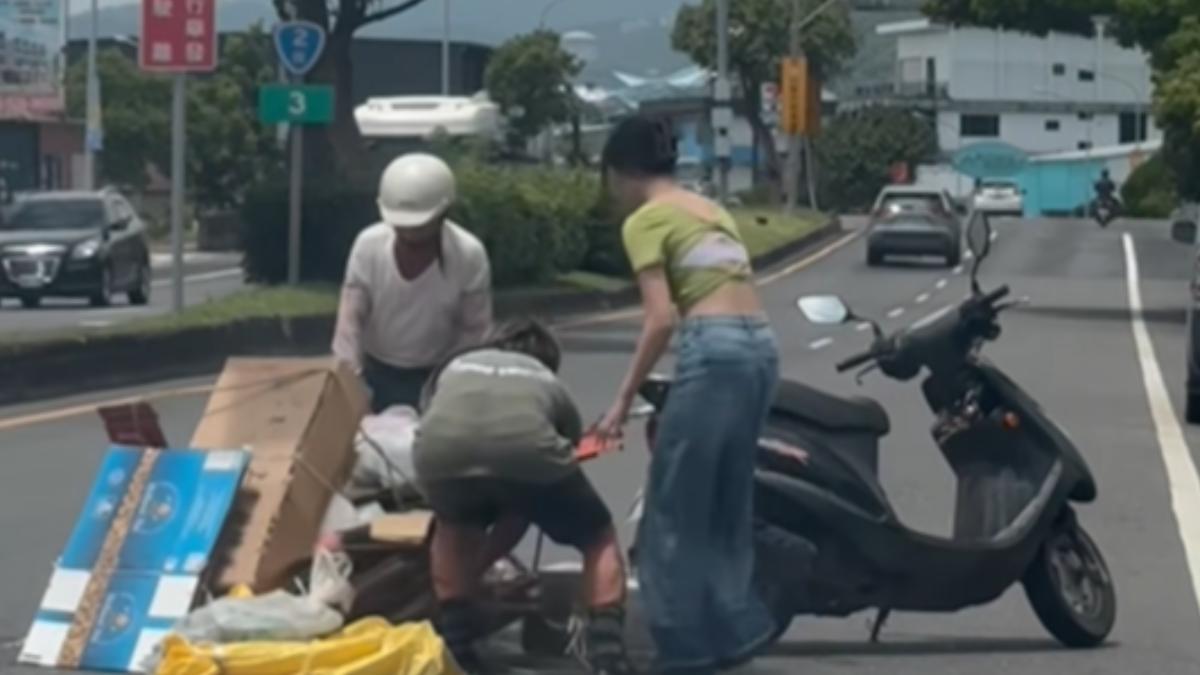 阿北摔車橫躺馬路 藍波老師與女兒緊急救援