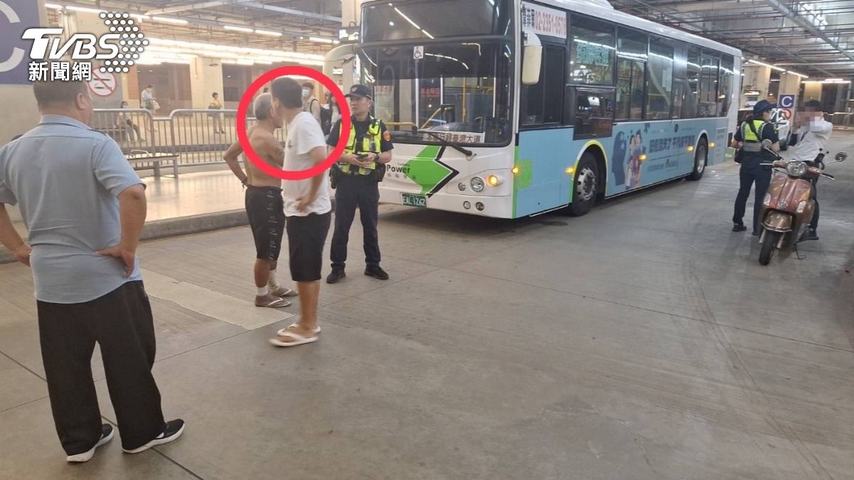 以為被逼車!台中男尾隨統聯司機 背後偷襲打到骨折