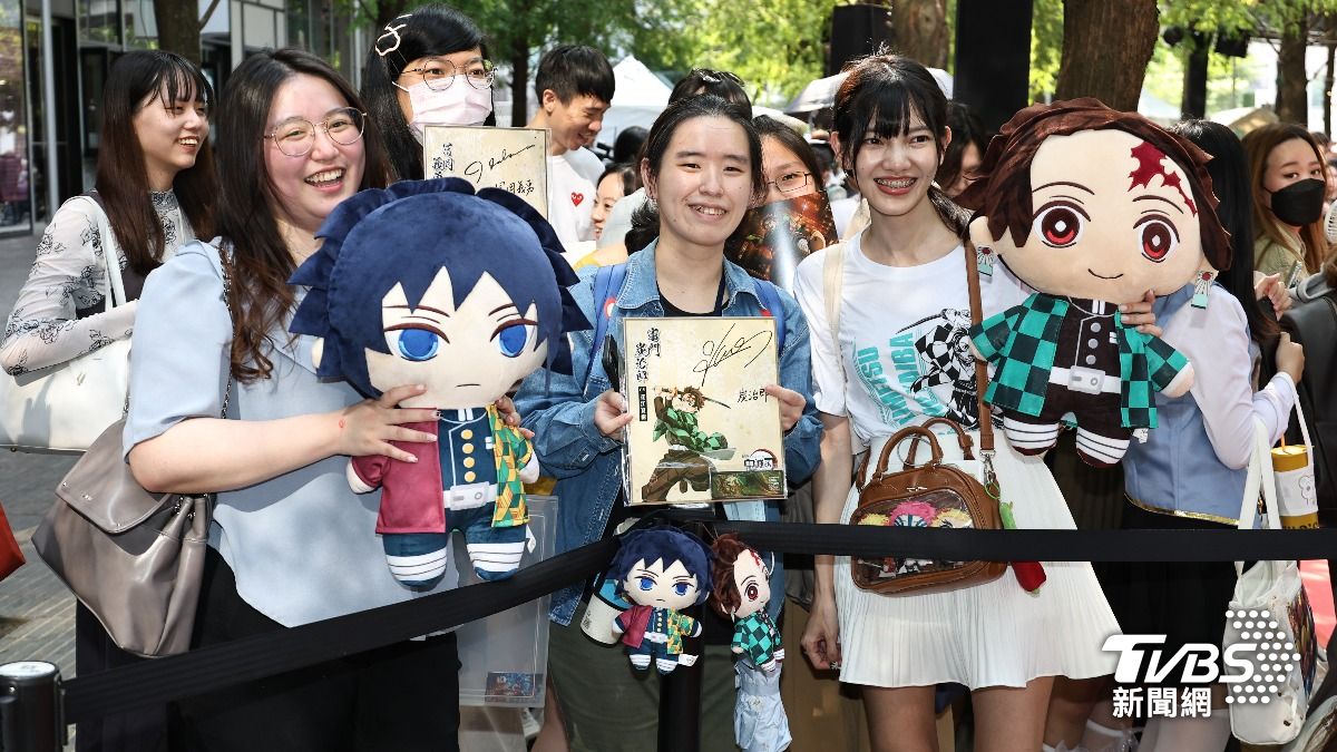 有粉絲已經15刷,也相當積極支持兩位聲優。(圖/張哲鳴攝)