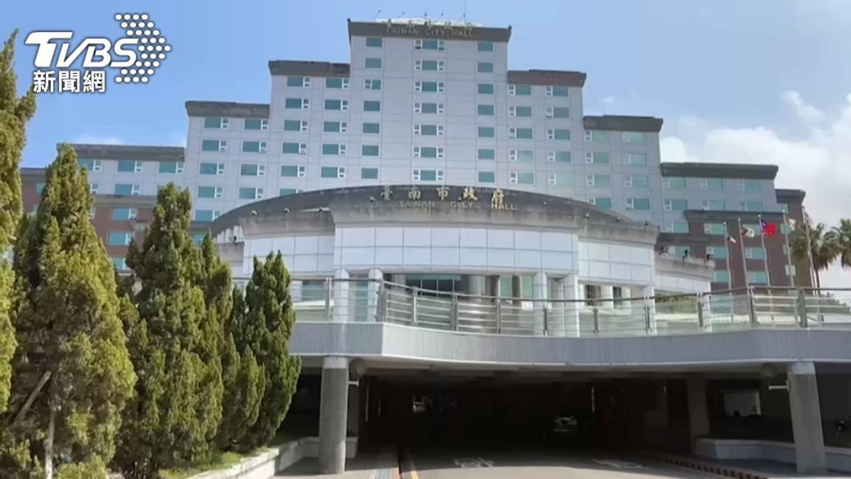台南市社會局接獲通報後，即刻由社工前往醫院，關懷女嬰獨留情況並釐清事件（圖／TVBS）