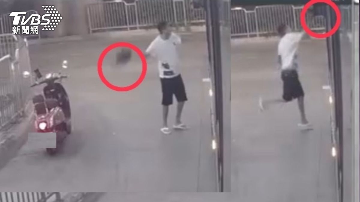 獨家畫面曝光!騎士暴走猛砸公車 追打司機全都錄