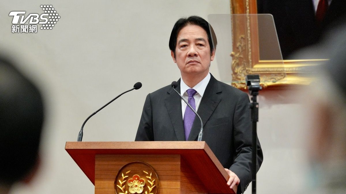 總統賴清德23日晚間親上火線，針對罷免、公投結果發表談話，並接受媒體提問。（圖／區國強攝）