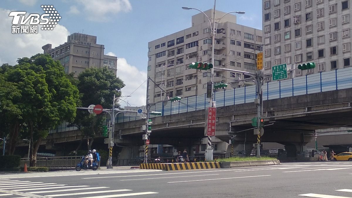 天氣/熱到爆!大台北防「38度高溫」 午後雷陣雨襲中南部山區