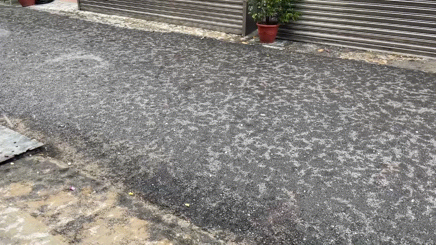 安定民眾拍下冰雹降下瞬間。（圖／民眾提供）