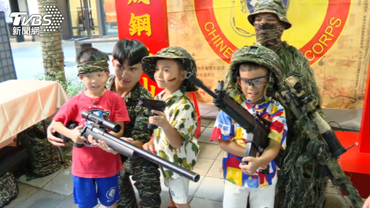 慶93軍人節,國軍嘉年華台北市信義區登場 。(圖/TVBS)