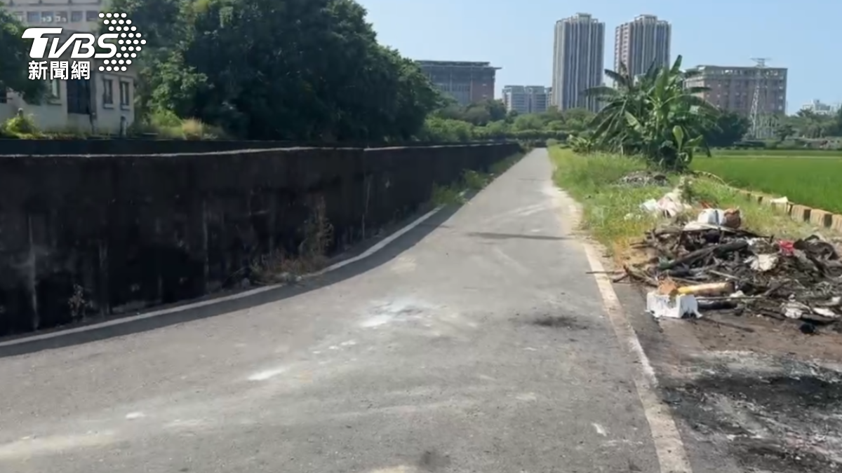 高雄左營槍擊案,嫌犯赴橋頭燒車滅跡,一旁就是高雄大學,恐翻牆進校?(圖/TVBS)