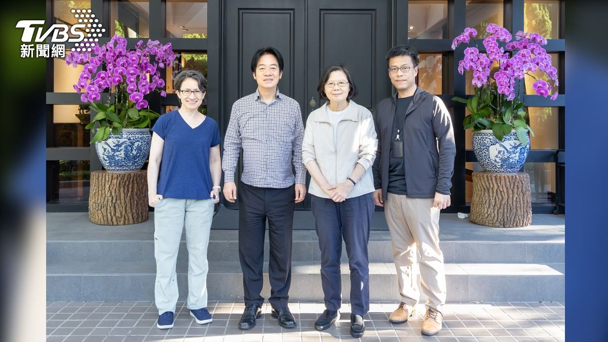 總統賴清德和前總統蔡英文24日晚間相繼發文,證實下午與副總統蕭美琴,三人在官邸交換意見。(圖/賴清德臉書)
