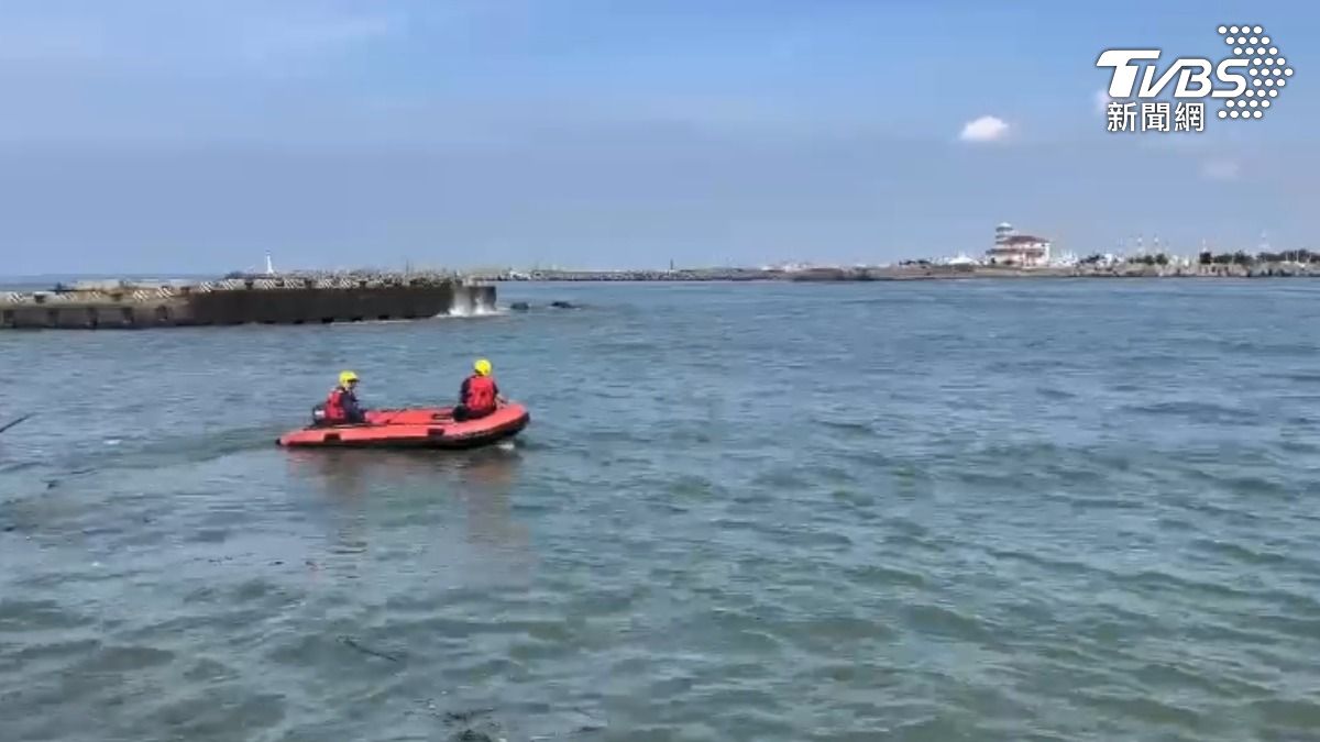 3釣客開波特船出海遭大浪掀翻 高雄男落海12小時尋獲遺體