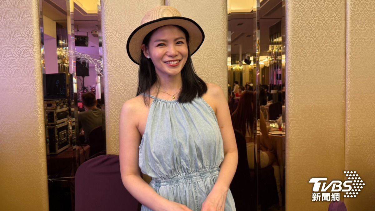 蘿莉塔賣水晶維生!臉變凹爆「收入剩一半」 斜槓業務賣家電業績0