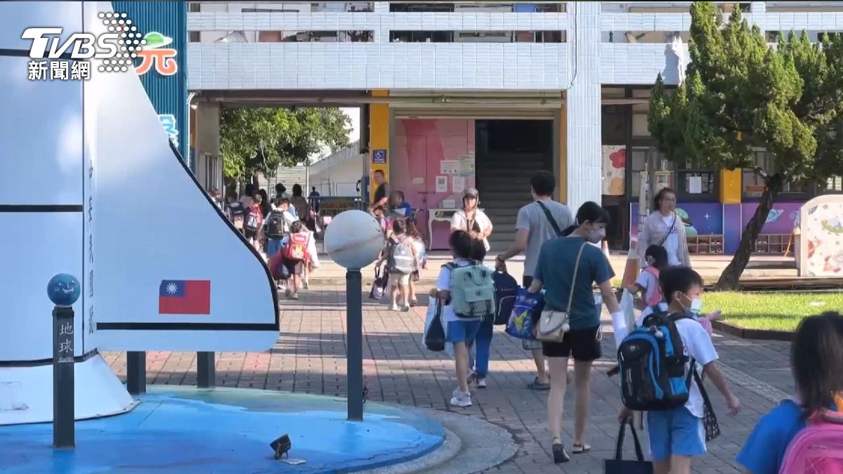 全運會移5天假期雲林學童提早結束暑假。(圖/TVBS)