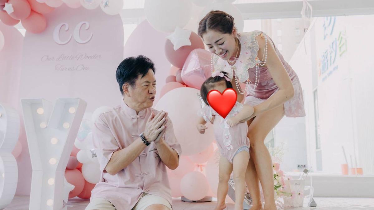 嫁豪門尪生3寶!劉伊心為愛女辦「水上抓周」 奢華現場曝光