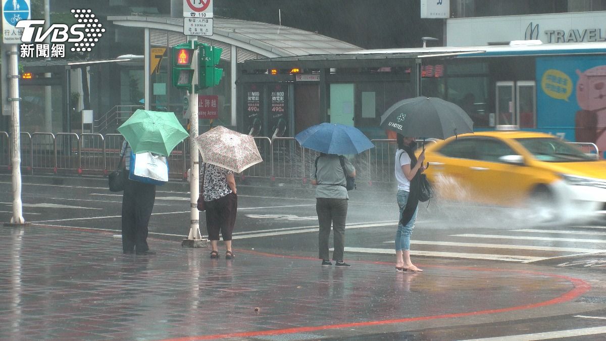 天氣/國家警報響了!大雷雨警戒區曝 12縣市豪大雨特報下到晚