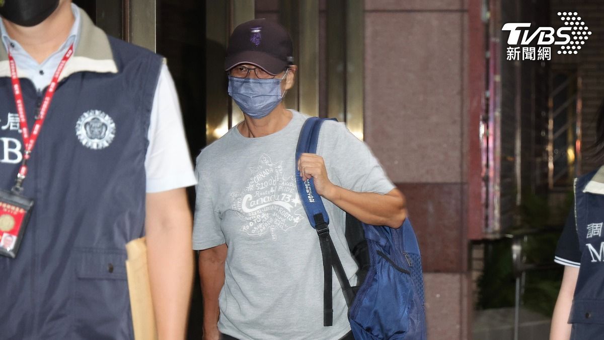 台師大女足抽血爭議，被告教練周台英晚間11時移送北檢複訊。（圖／中央社）