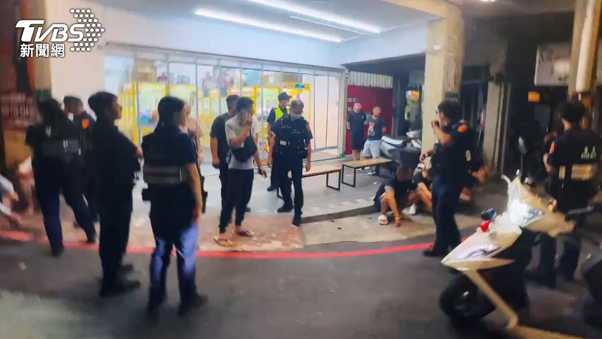 新店深夜街頭大亂鬥!金錢、車輛糾紛爆8人全武行