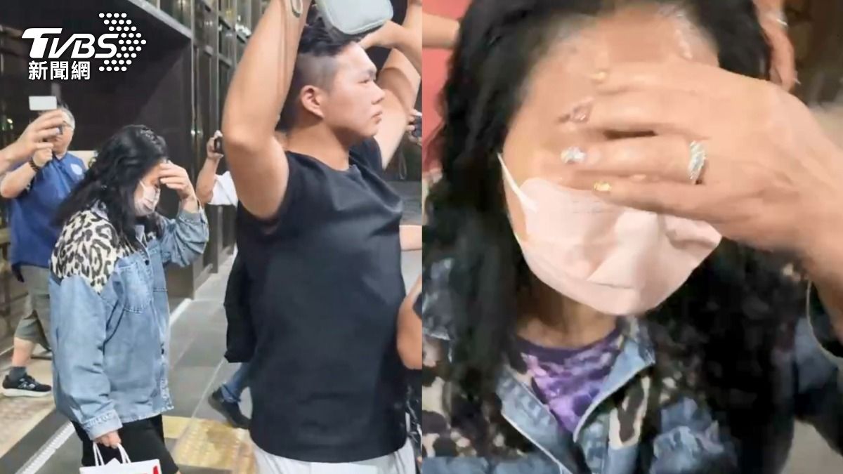 黑衣男挺身護鄭亦麟母親,鄭母意外曝光手上鑽戒。(圖/TVBS)