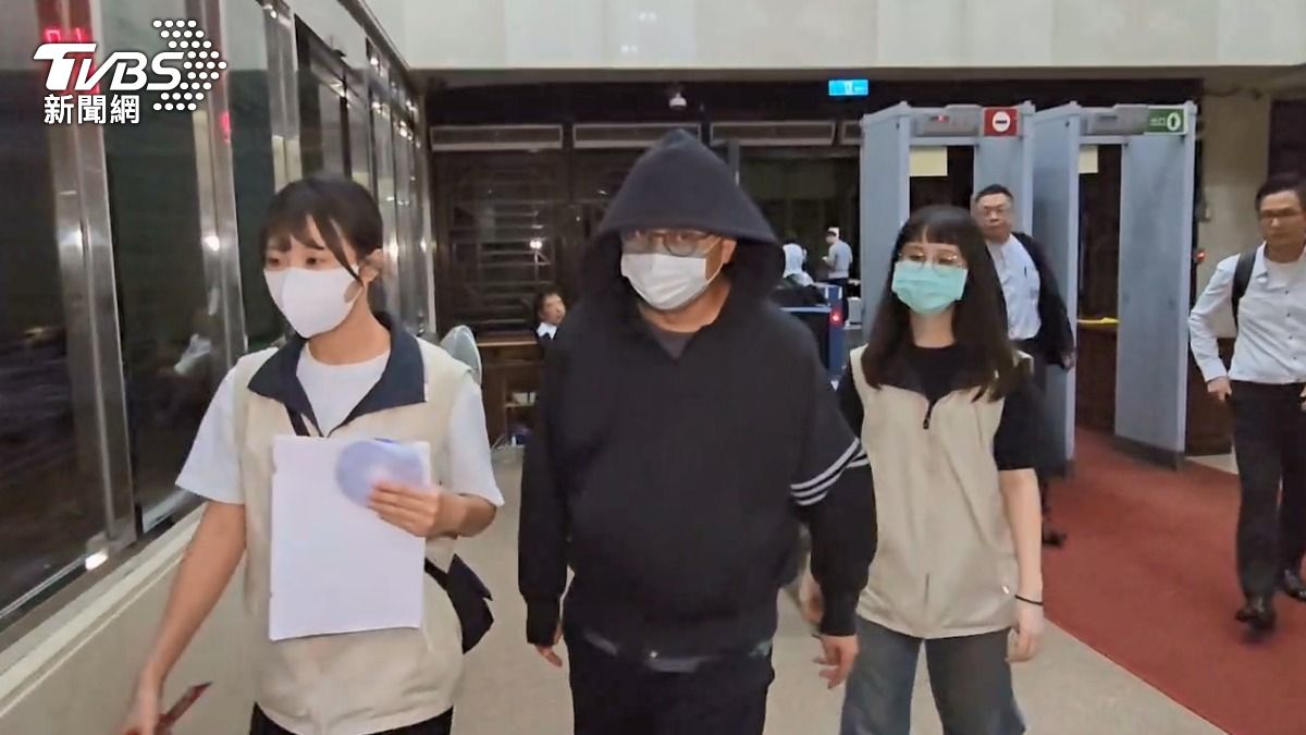 泓德總經理周仕昌訊後以100萬元交保,限制出境出海。(圖/TVBS)