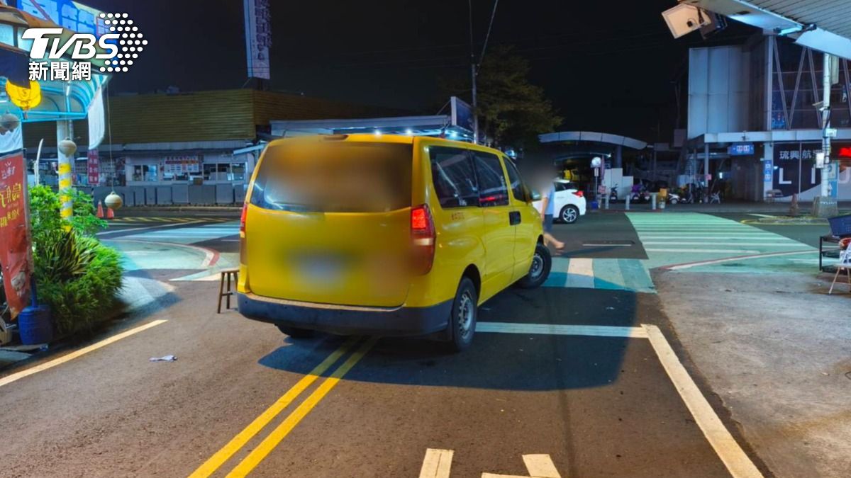 運將被捲入車底,救出送醫後,因為傷勢太嚴重,最後依然不幸身亡。(圖/TVBS)