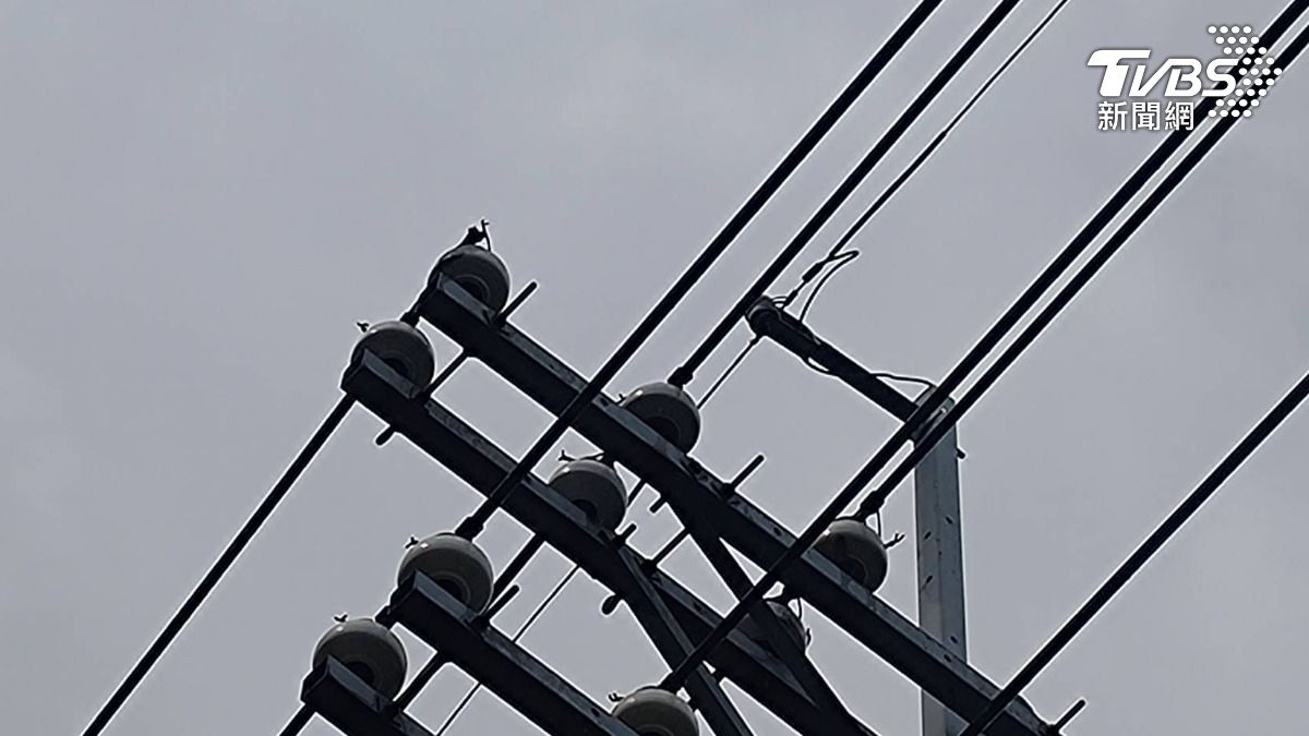 電線遭雷擊損壞。(圖/TVBS)