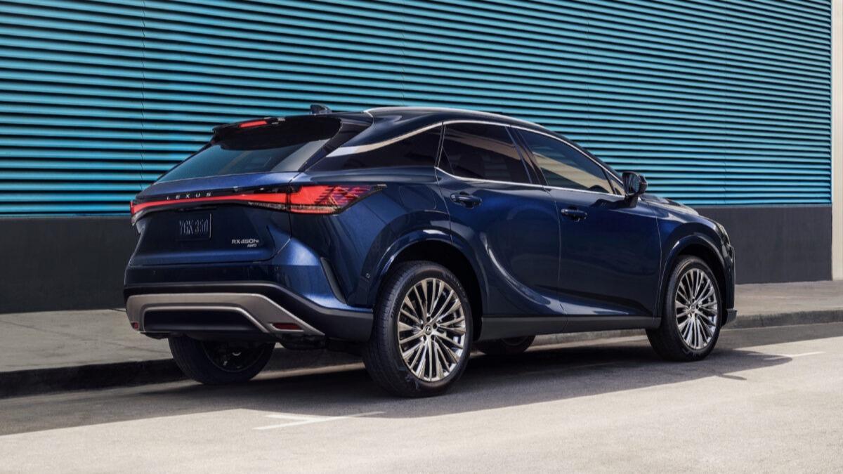 新年式新增RX 450h+ Premium等級,PHEV車型入手門檻降低。(圖/ Lexus提供)