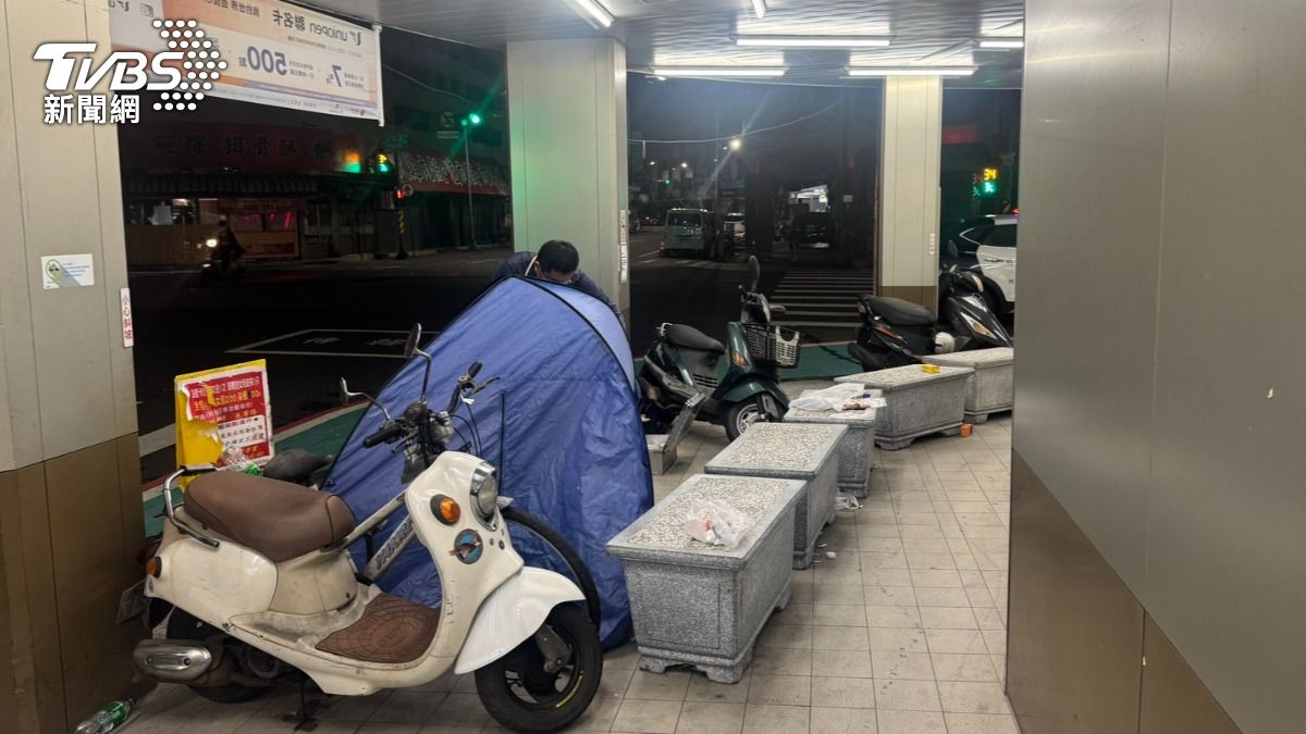高雄超商前突倒地暴斃!「退休警」身分曝光 暖心助人曾獲表揚