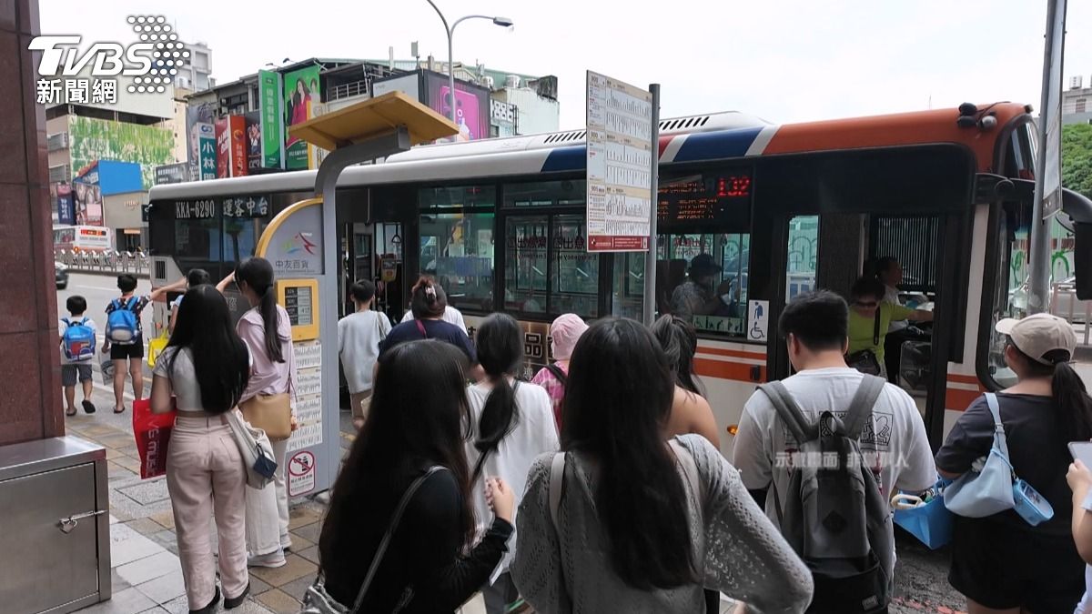 恐怖公車！台中司機「行走的髒話百科全書」 。(圖／TVBS)