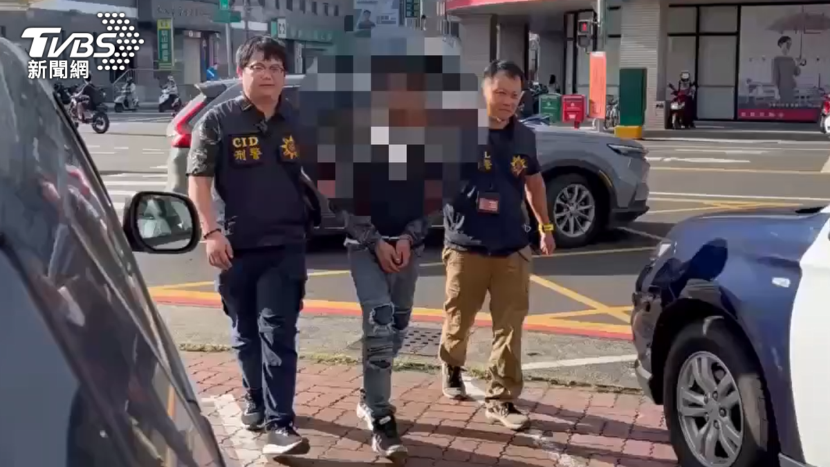 黃姓嫌疑人自行到本岡山分局的燕巢所來投案,說他是本案的凶嫌(圖/TVBS)