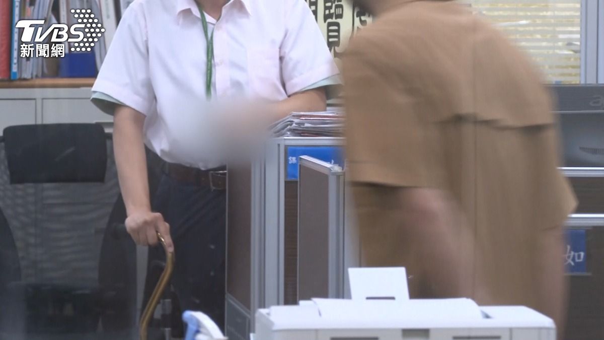 公務員一年請假172天!控主管受訪侵個資,法院判敗不得上訴。(圖/TVBS)
