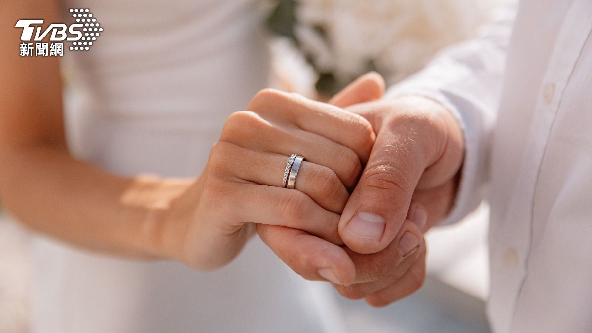 結婚討聘金、月中122萬！男友爸媽飆罵「賣女兒」　準人妻怒墮胎