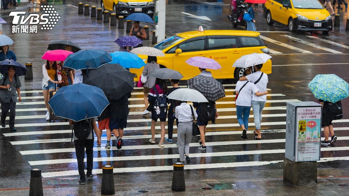 天氣／中南部防大雷雨！週末「雨擴全台」　高溫飆38度防中暑