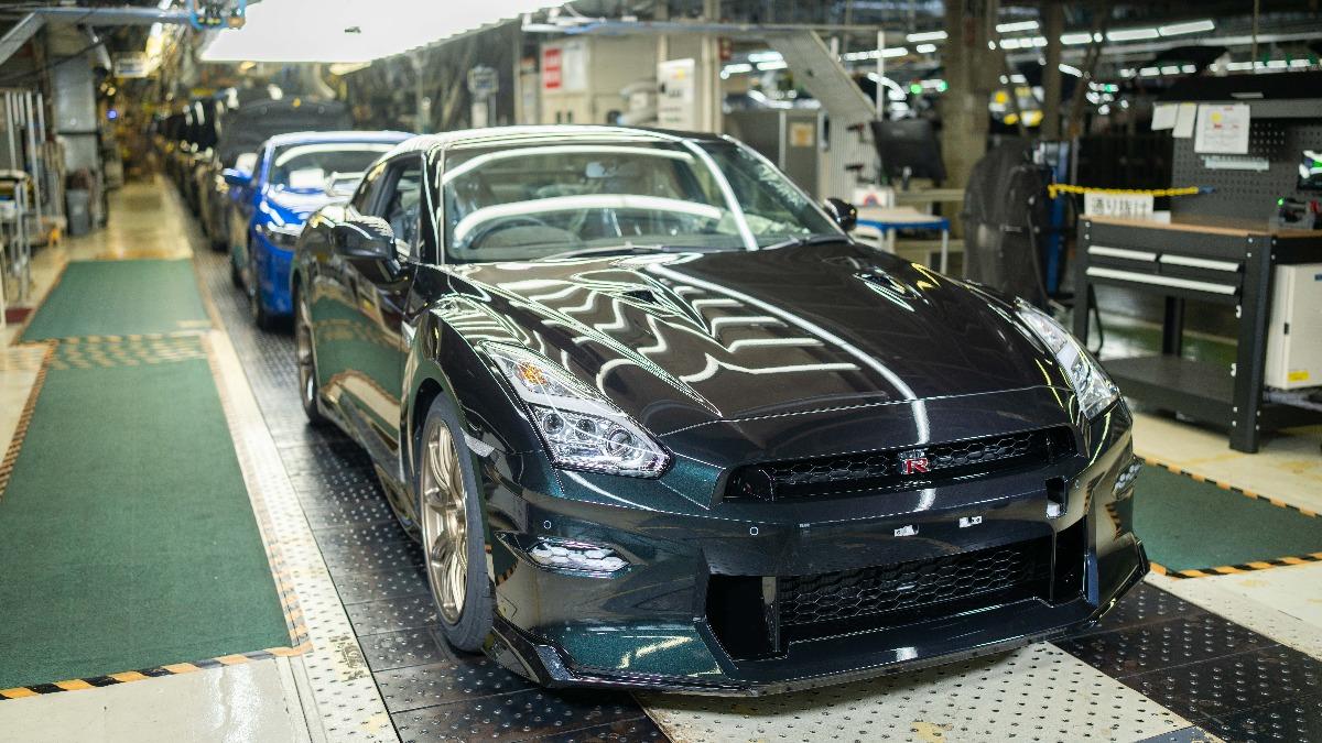 最後一輛GT-R為午夜紫塗裝的Premium edition T-Spec車型,將交付日本客戶。(圖/翻攝自Nissan官網)