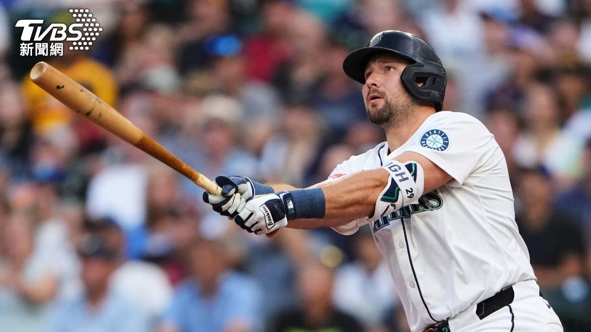 MLB/史上第一人!水手鐵捕「單季50轟」 左右開弓再寫新猷