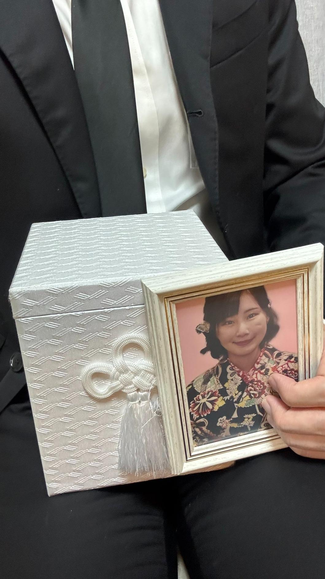 崛內美香丈夫PO出遺照透露妻子過世的消息，不過許多人質疑真實性。（圖／翻攝自X@mikafanza）