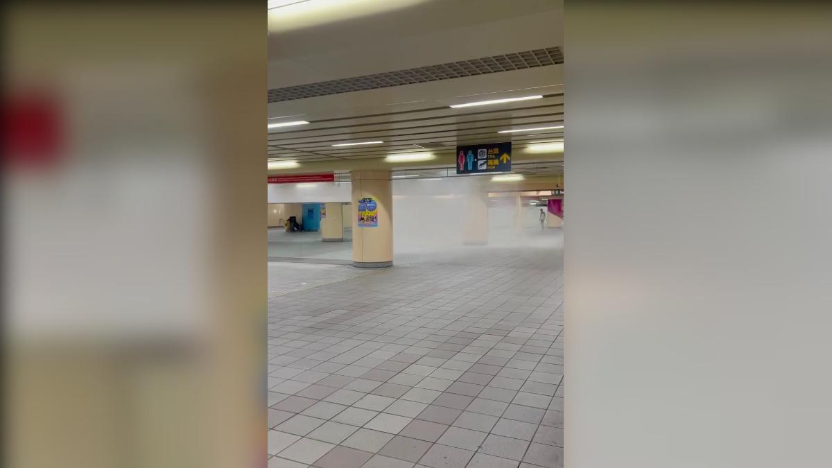「練舞妹」驚叫!板橋捷運站「怪男」持滅火器亂噴 4少女遭殃