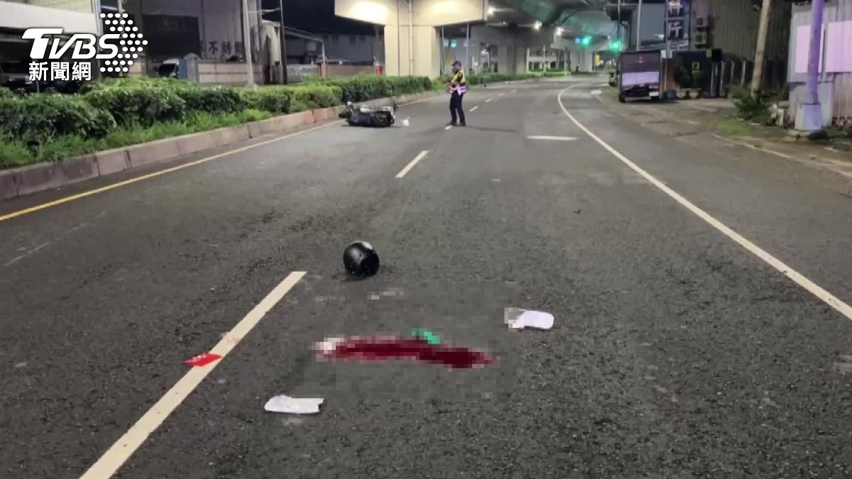 快訊/路中突現水泥塊!高雄騎士輾過慘摔「流一地血」搶救不治