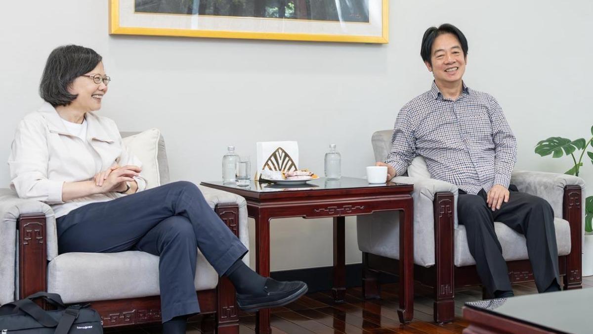 AIT兩邊押寶!他曝賴清德「真的慌了」:恨死蔡英文也要找她救命